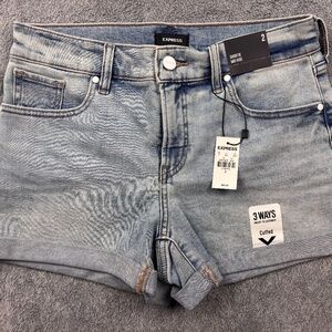 Express Women’s Shortie Denim Shorts Size 2 Mid Rise Light Wash Cuffed Hem NWT
